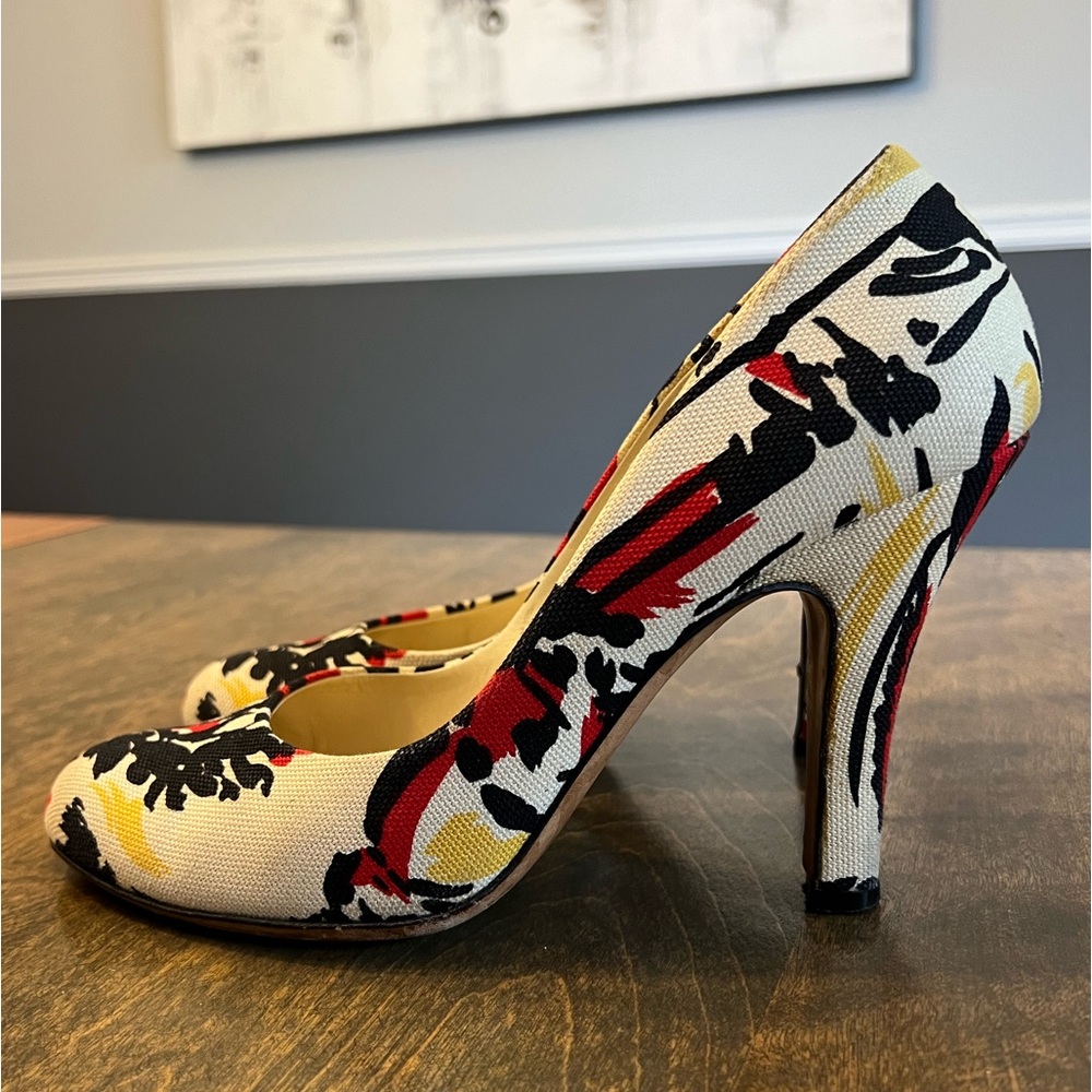 PRADA. Vintage retro high heels white with graffiti abstract design red white 38
